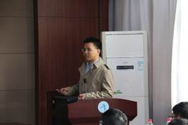 说明: E:\2019\2019地大青年学者论坛\gay视频
活动照片\IMG_4909.JPG