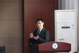 说明: E:\2019\2019地大青年学者论坛\gay视频
活动照片\IMG_4916.JPG